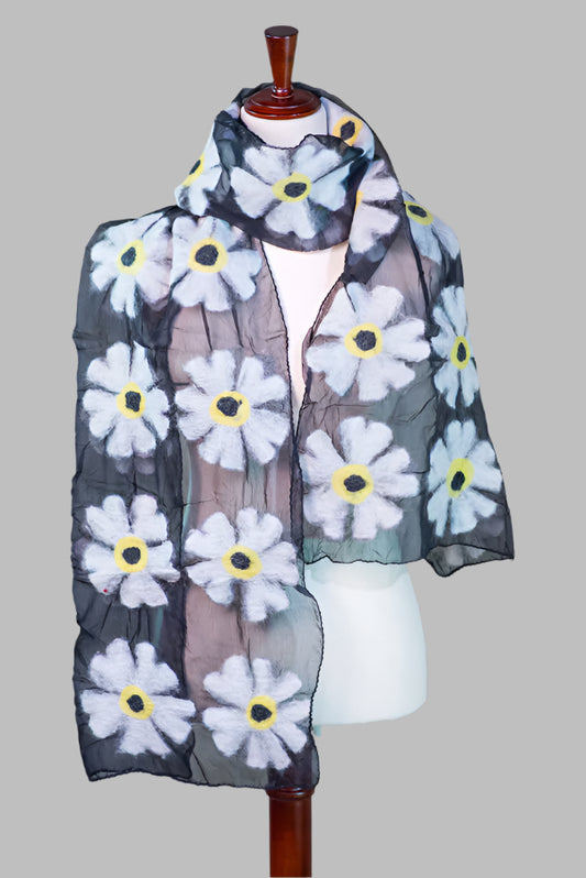 Floral Patterned Scarf with Daisy Design